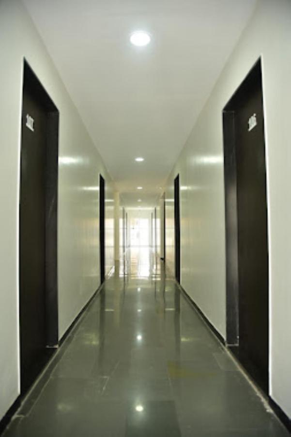 Hotel Avanti, Nashik Exterior foto
